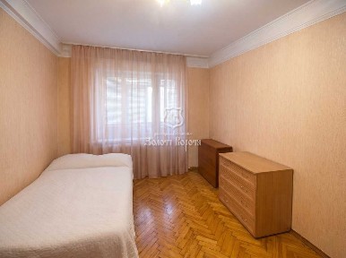 Київ, Світлицького вул., 23