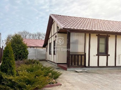 Київська обл., Бориспільський район, с. Петропавлівське, Троїцька, 5