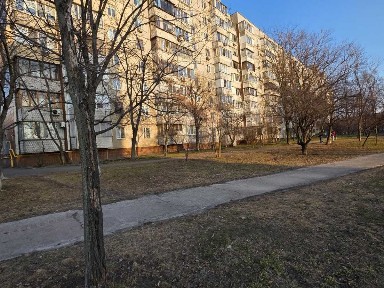 Київ, Райдужна вул., 69