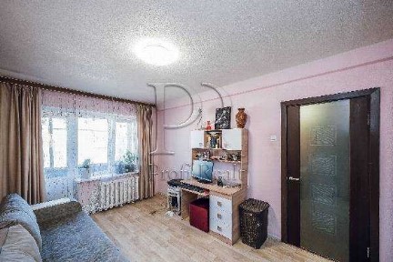 Київ, Валентина Сєрова вул., 30