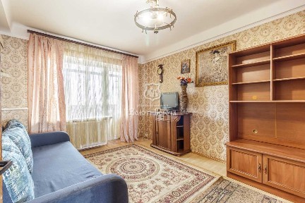 Продаж 2-кімнатної квартири 45.6 м², Кирилівська вул., 172