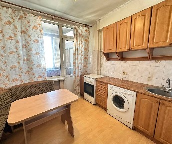 Київ, Велика Васильківська вул., 51