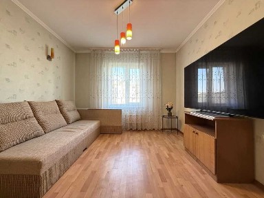 Київ, Володимира Маяковського просп., 79