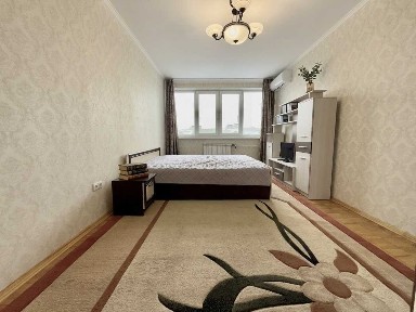 Київ, Шолом-Алейхема вул., 8