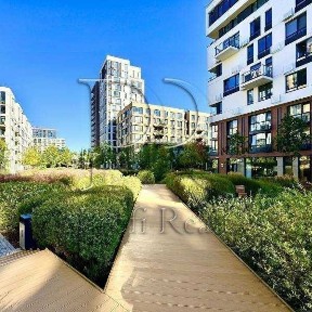 Продаж 1-кімнатної квартири 45 м², Салютна вул., 2