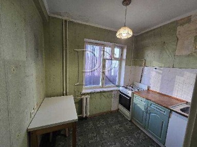 Київ, Ентузіастів вул., 25/1