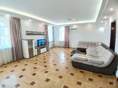 Продаж 4-кімнатної квартири 201 м², Обсерваторна вул., 7
