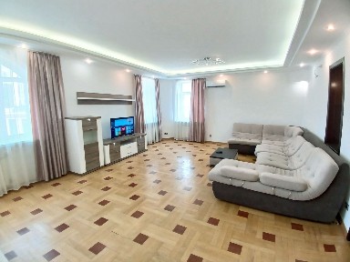 Продаж 4-кімнатної квартири 201 м², Обсерваторна вул., 7