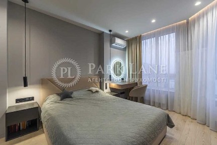 Продаж 2-кімнатної квартири 64 м², Каховська вул., 62А