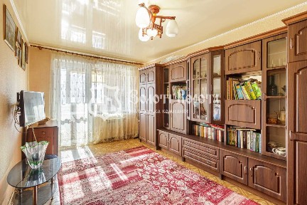 Київ, Йорданська вул., 18А