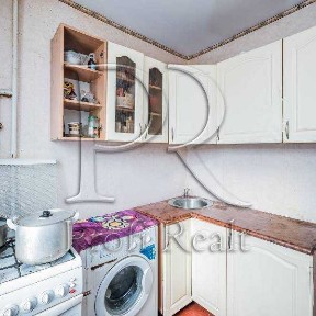 Київ, Озерна вул., 12