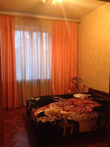 Київ, Пітерська вул., 6