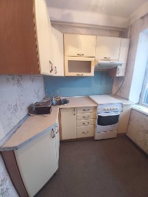 Київ, Березняківська вул., 10