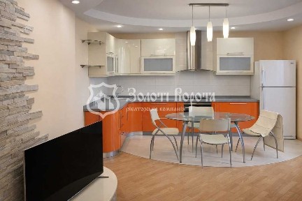 Продаж 2-кімнатної квартири 82 м², Срібнокільська вул., 22