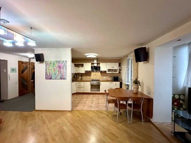 Київ, Голосіївський просп., 108к2