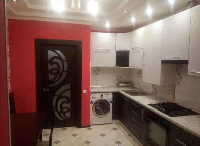 Продаж 3-кімнатної квартири 81 м², Лісова вул.