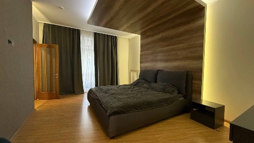 Оренда 3-кімнатної квартири 110 м², Олексіївська вул.