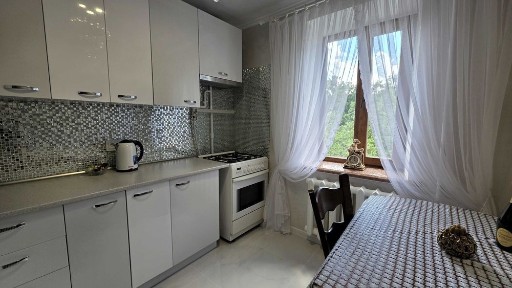 Продаж 1-кімнатної квартири 40 м² | вул. Львівська, 1 | Святошинський район | 3 поверх | Цегляний будинок | Метро Святошин 3 хв | Ремонт | Відео огляд
