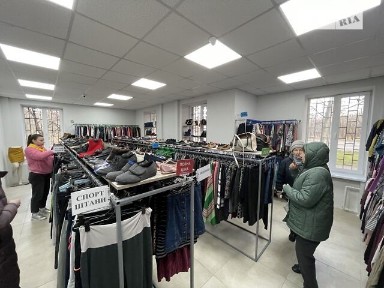 Здається спеціальне приміщення на вул. Космонавтів, площа 230 кв. м • ID 30917817