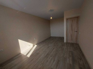Продаж 1кімнатна ремонт 4 поверх 53146 під ключ