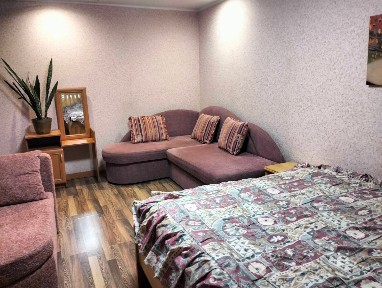 Студія подобово 53 м², 8-го Березня вул., 105