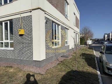 Продаж 2 поверхового таунхауса з ділянкою на 1 сотку, 115 кв. м, 3 кімнати, на вул. Центральна 49 • ID 34423616