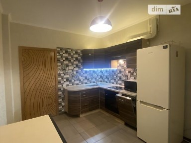 Довготривала оренда 3к квартири на вул. Регенераторна 4 корпус 3 • ID 34673172