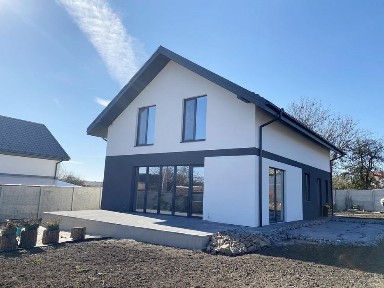 Продаётся дом с камином в Новоалександровке заходи и живи