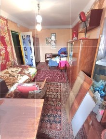 Продам 1 комнатную квартиру на 3/5 Лески / Белая