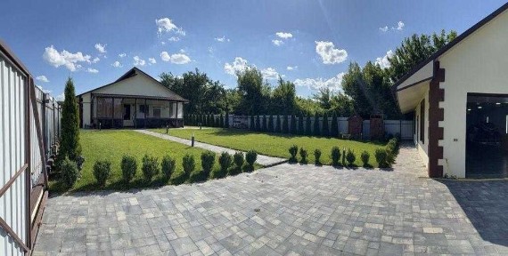 У продажу сучасний будинок