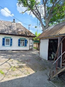 Частина будинку з 50 сотками землі, вул. Богдана Хмельницького
