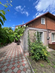 Продається півбудинку по вул. Гостинній