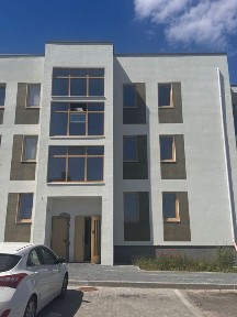 Продаж 2 - кімнатної квартири