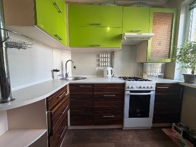 Продам трикімнатну квартиру, центр
