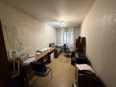 Продається 3-кімнатна квартира біля парку Юність
