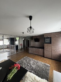 Продаж сучасної 2 кім. квартири