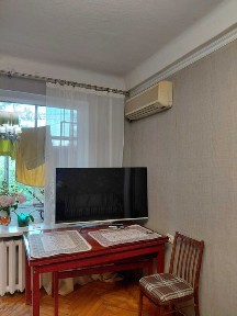 Продаж 2 кімнатної метро Звіринецька