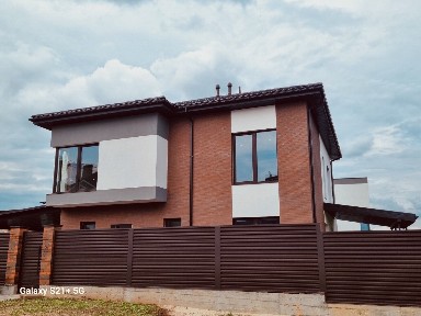 Продаж будинку 200 м²