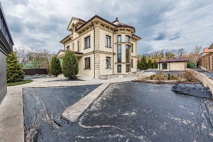 Продаж будинку 388 м², Південно-Українська, 16