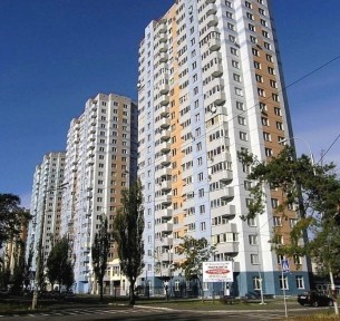 Простора 3-кімнатна на Краківській (5 хв від метро). БЕЗ КОМІСІЇ, ВІД ВЛАСНИКА