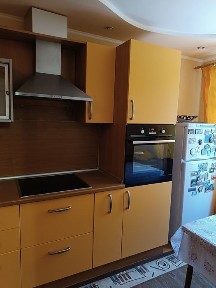Сдається в оренду трикімнатна квартира на Садах2,біля Паровозу.
