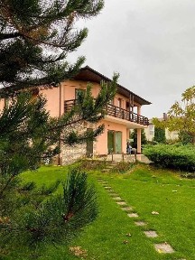 Продаж будинку 221 м²