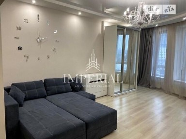 площа Оболонська, район Печерський, Київ, пл. Оболонська 14-16 • ID 34680571
