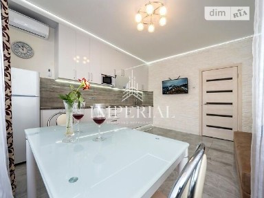 Освіти вулиця, район Солом'янський, Київ, вул. Освіти 16 • ID 34663893