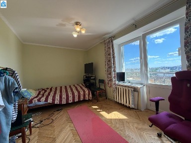 Видова 3-кімнатна квартира 73 м² у цегляному будинку, Набережна, Центр
