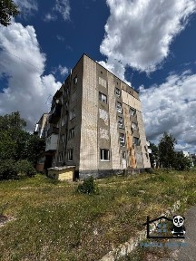 Продається 2-кімнатна квартири у спокійному районі міста Дубровиця.