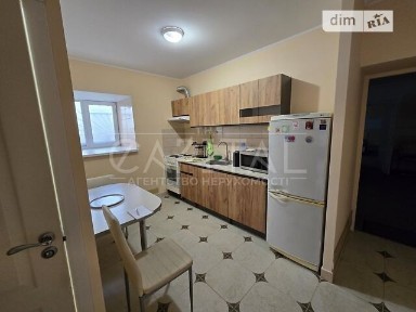 Продаж офісного приміщення 92 кв. м. на 1 поверсі на вул. Ярославів Вал 21Д, чотириповерхова будівля • ID 34746734