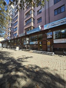 Приміщення по вул. Пулюя, поряд з магазином Тайстра