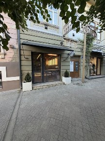 Здається прим під кафе центрі Соборна площя