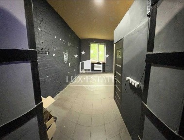 Продається фасадне приміщення для бізнесу Солом'янський район